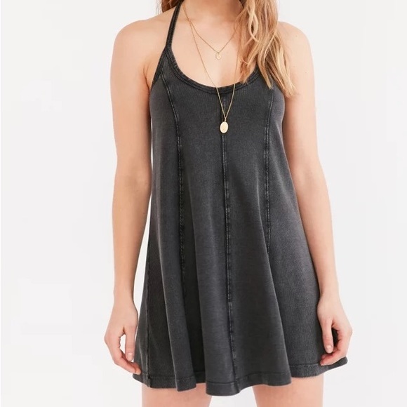 3 for 25! 🌻BDG (Urban Outfitters) - Jamie T-back Swing Mini Dress🌻 - Picture 3 of 9